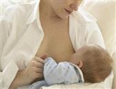 哺乳时怎样帮宝宝含吮乳头