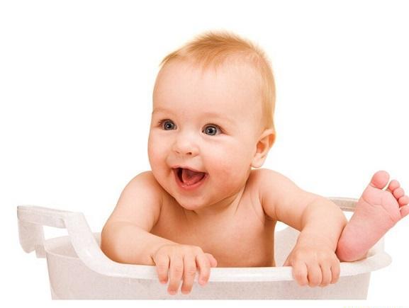 宝宝排尿的6大常见问题