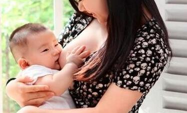 母乳喂养给宝宝良好开端
