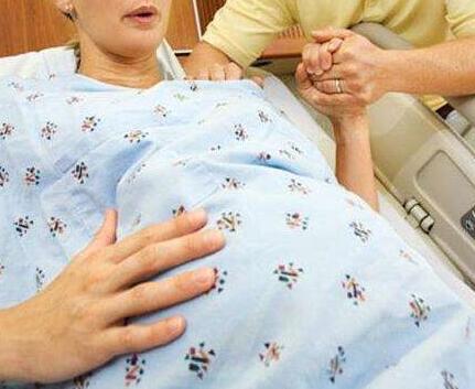 当心剖腹产可能影响母子关系