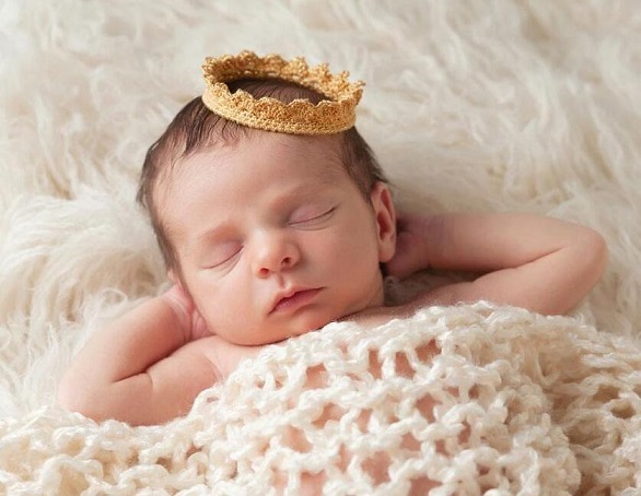 剖析新生儿睡姿的优缺点