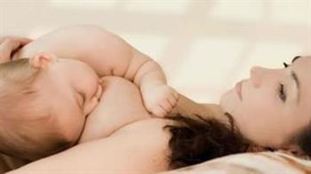 孕妇疑“拍肚子”胎教险早产