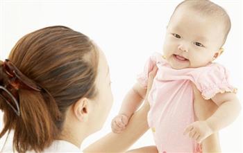 如何保护婴儿敏感湿疹肌肤