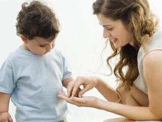 5个家庭教育方式培养宝宝乐观向上